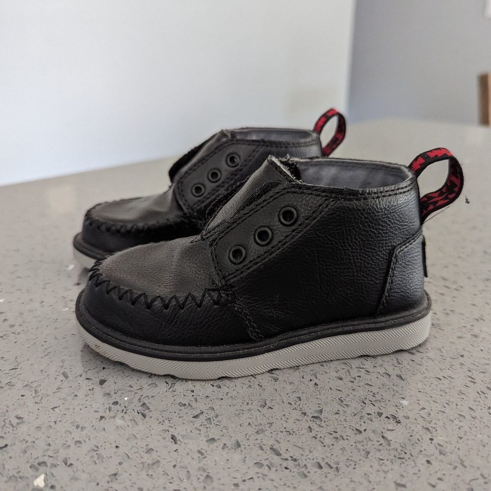 Boys Tom Shoes - Size 8c